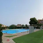 Under The Palm Trees Апартаменты Торевьиа