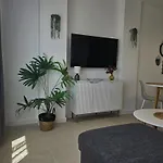 Апартаменты Under The Palm Trees