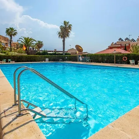 公寓 Under The Palm Trees 托雷维耶哈