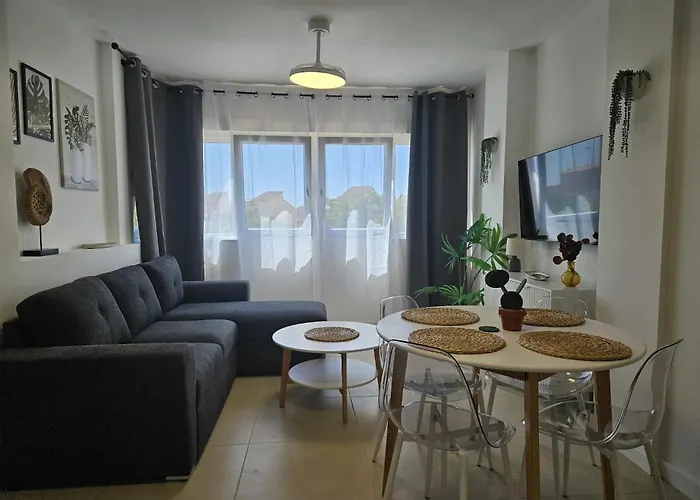 Under The Palm Trees 公寓 *