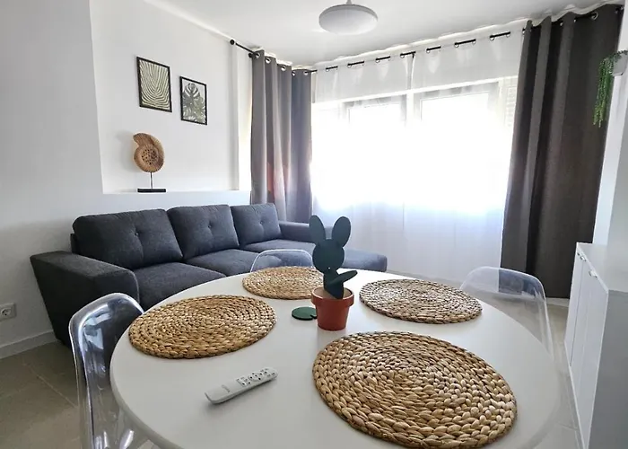 公寓 Under The Palm Trees 托雷维耶哈