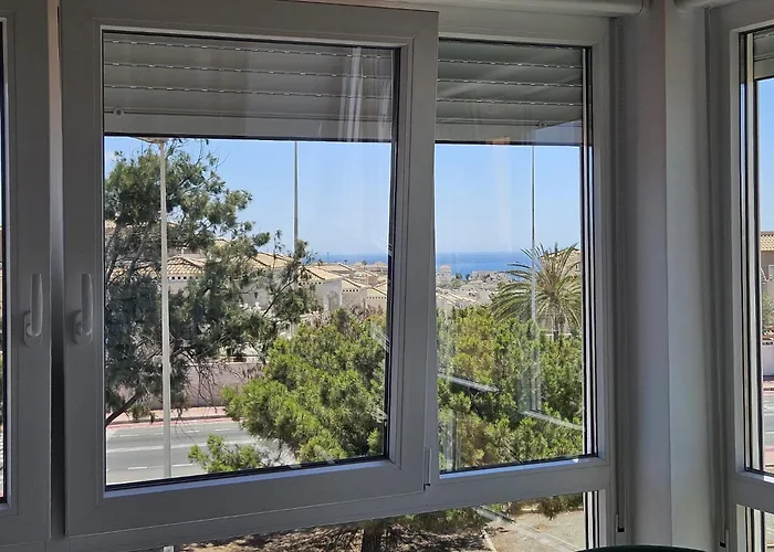 Under The Palm Trees 公寓 *